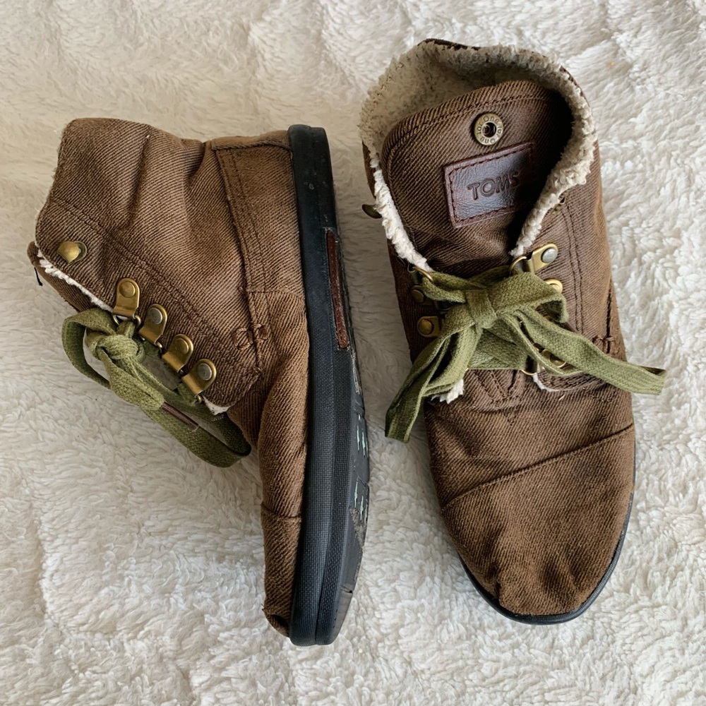 Toms faux fur boots
